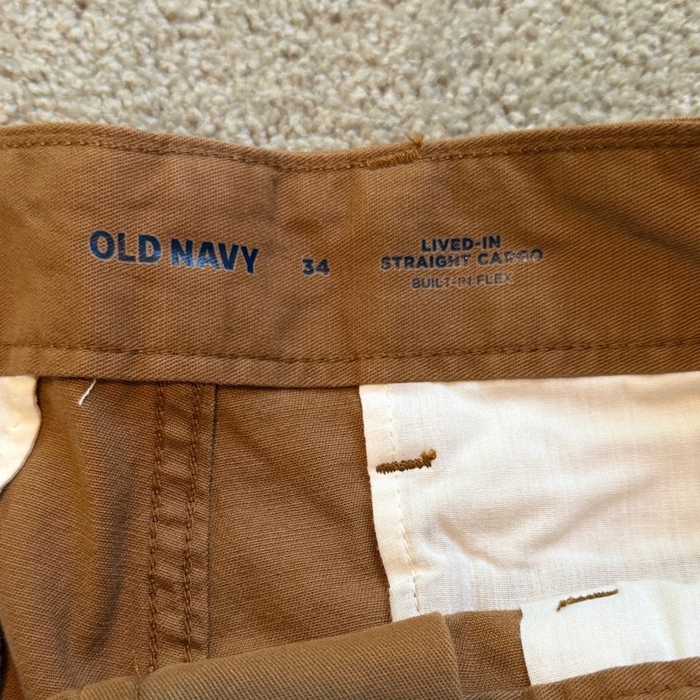 Old Navy Men's Tan Cargo Shorts - Picture 2 of 4